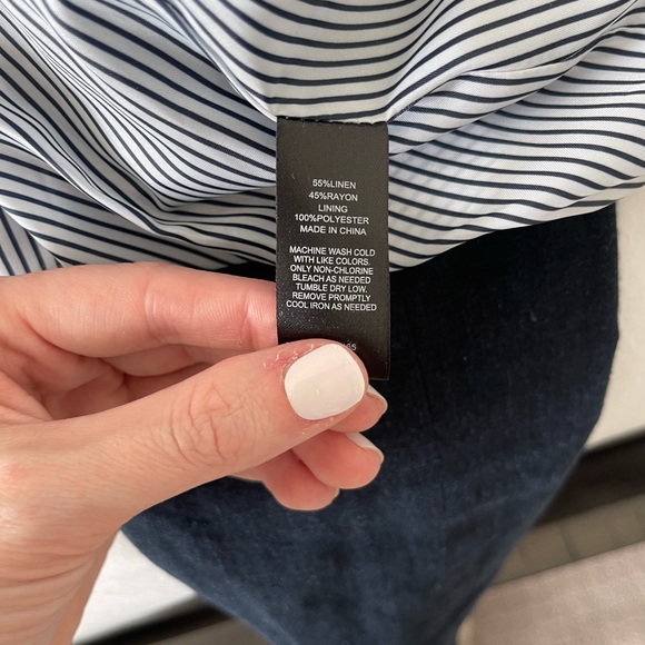 Harve Benard Navy Blazer size 2 - Picture 6 of 6